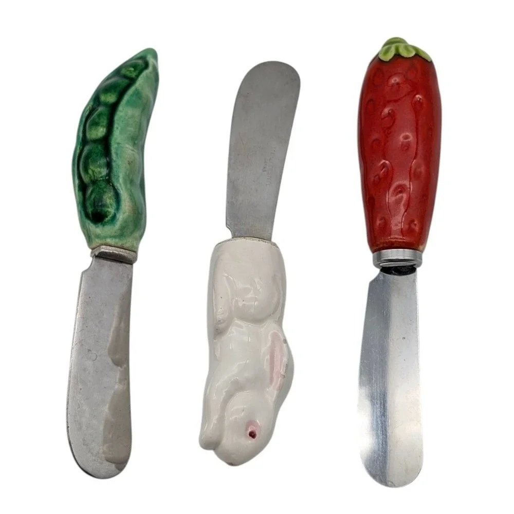 VTG Ceramic Handle Butter Spreader Set‎ Japan Strawberry Rabbit Pea Pod Knives